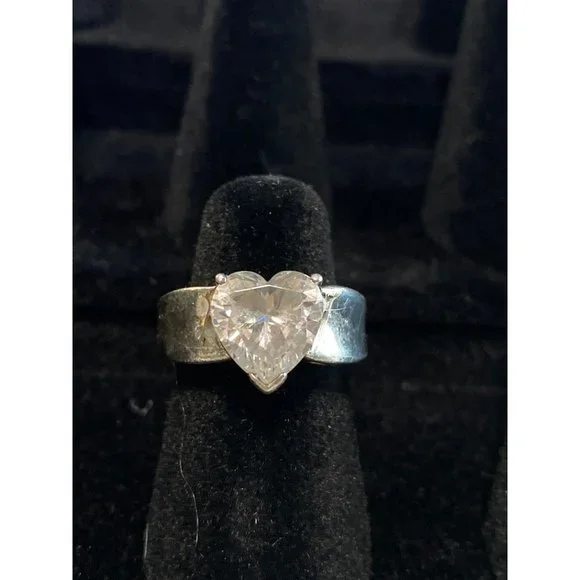 Ring Heart CZ Cubic Zirconia Size 4 Faceted Vintage Jewelry Sterling Silver Stam - Picture 2 of 16